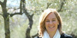 Immondizia sugli argini. L’assessore regionale Fratoni: «È dal 2003 che spetta alle società di gestione rifiuti rimuoverli»