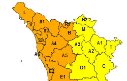 Maltempo, codice arancione per rischio idrogeologico e temporali forti nel nord-ovest della Toscana mappa allerta