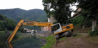 IL CONSORZIO PULISCE IL LAGO DI LONDA