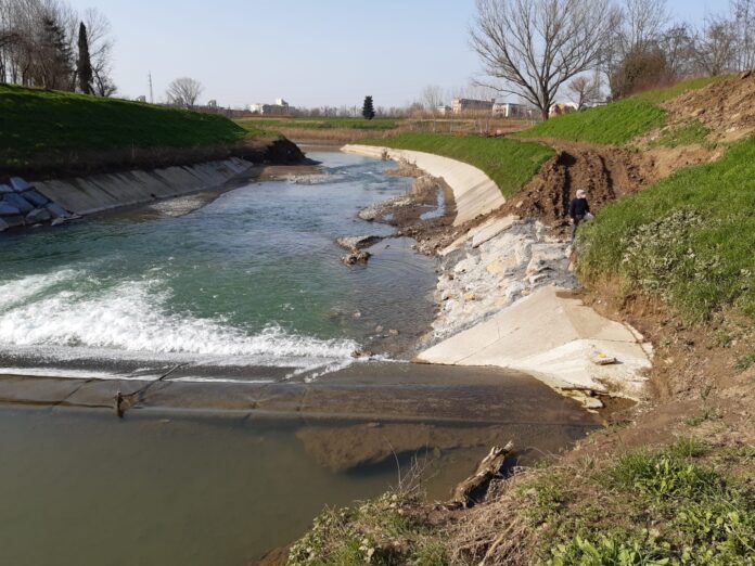 Ripristino difese di sponda T. Greve alla confluenza in Arno 03.2021 (1)